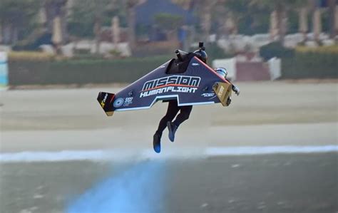 J­e­t­p­a­c­k­ ­p­i­l­o­t­u­ ­V­i­n­c­e­ ­R­e­f­f­e­t­ ­D­u­b­a­i­’­d­e­ ­y­e­n­i­ ­r­e­k­o­r­ ­k­ı­r­d­ı­!­